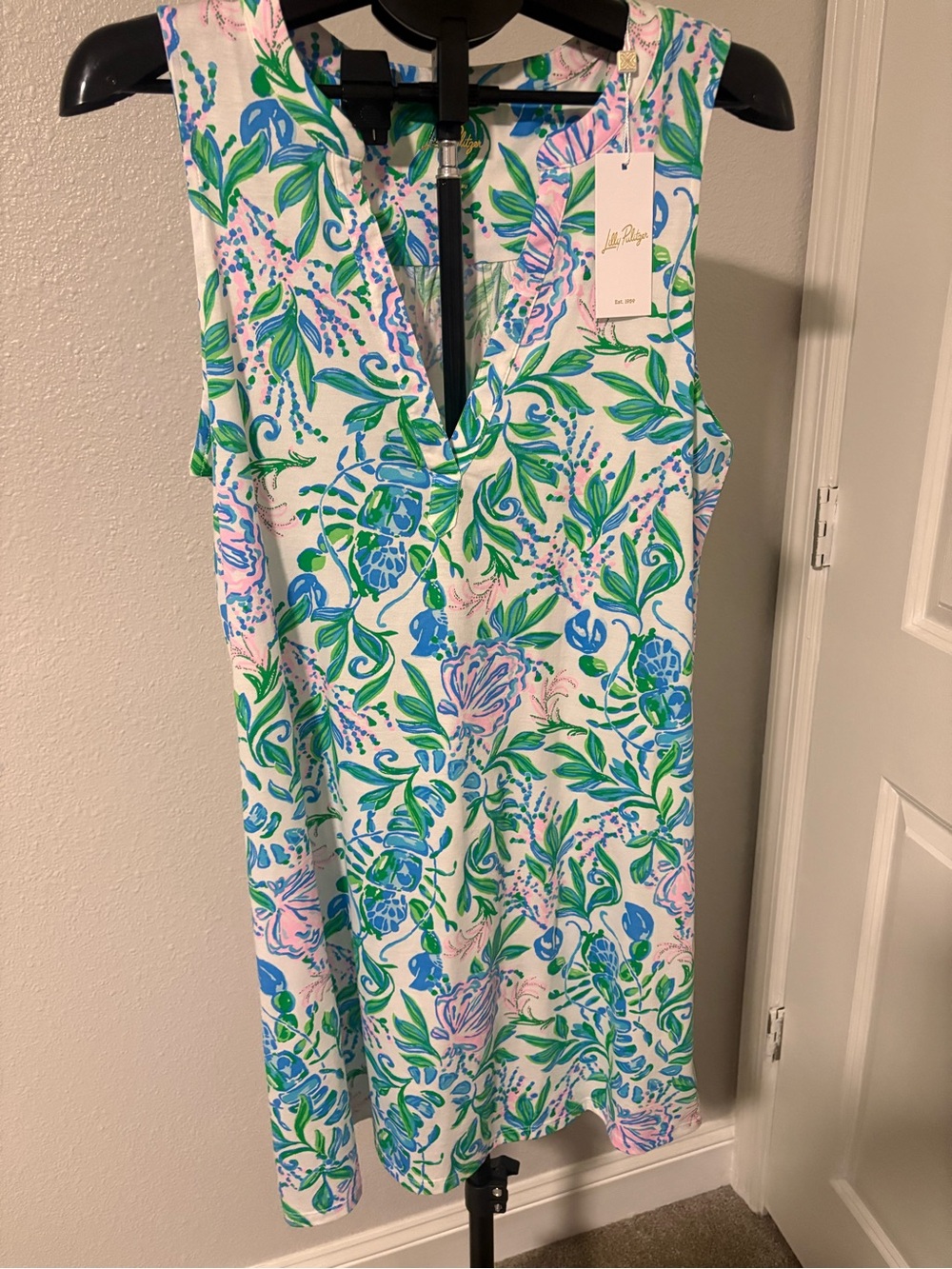 NWT Lilly Pulitzer Sleeveless V-Neck Shift Dress in Blue, Green, Pink Size Larg